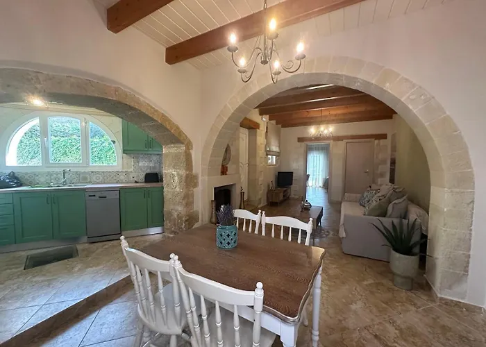 Arch Houses - Sharing Pool