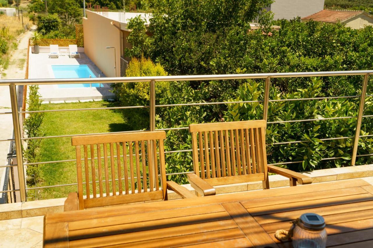 Arch - Sharing Pool Holiday home Spilia (Crete)